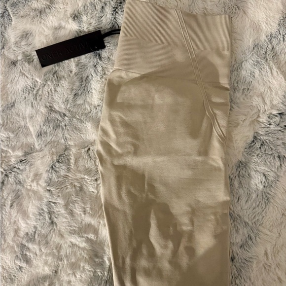 NWT Oner Active Effortless Seamless Leggings in Sand (M & regular/short) - Picture 9 of 9